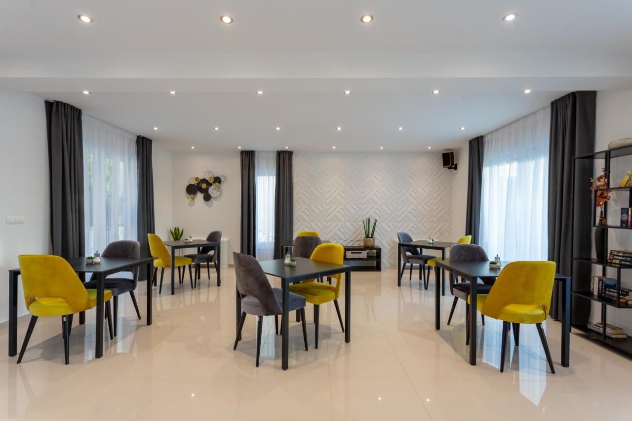 Villa Fortis B&B Trogir Buitenkant foto